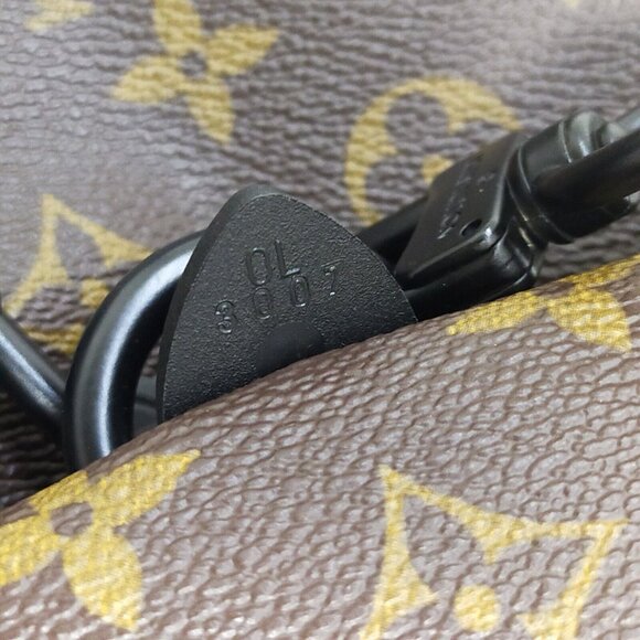 Louis Vuitton "inventeur" Duffel Bag - Picture 9 of 10